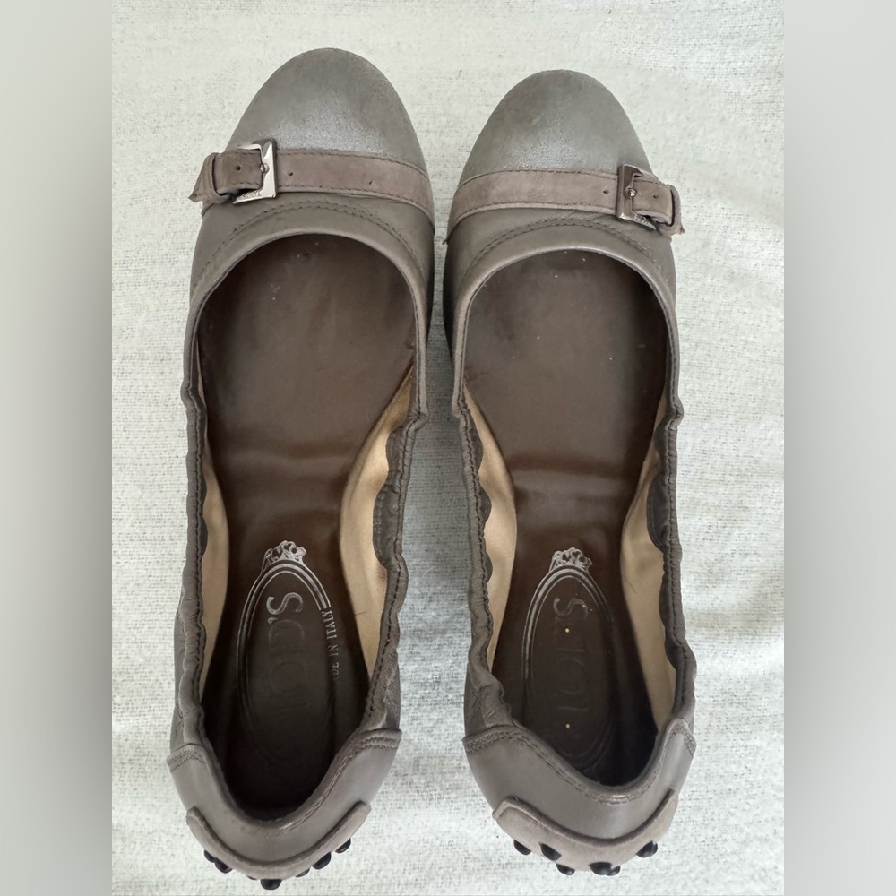 Tod’s leather ballet flats